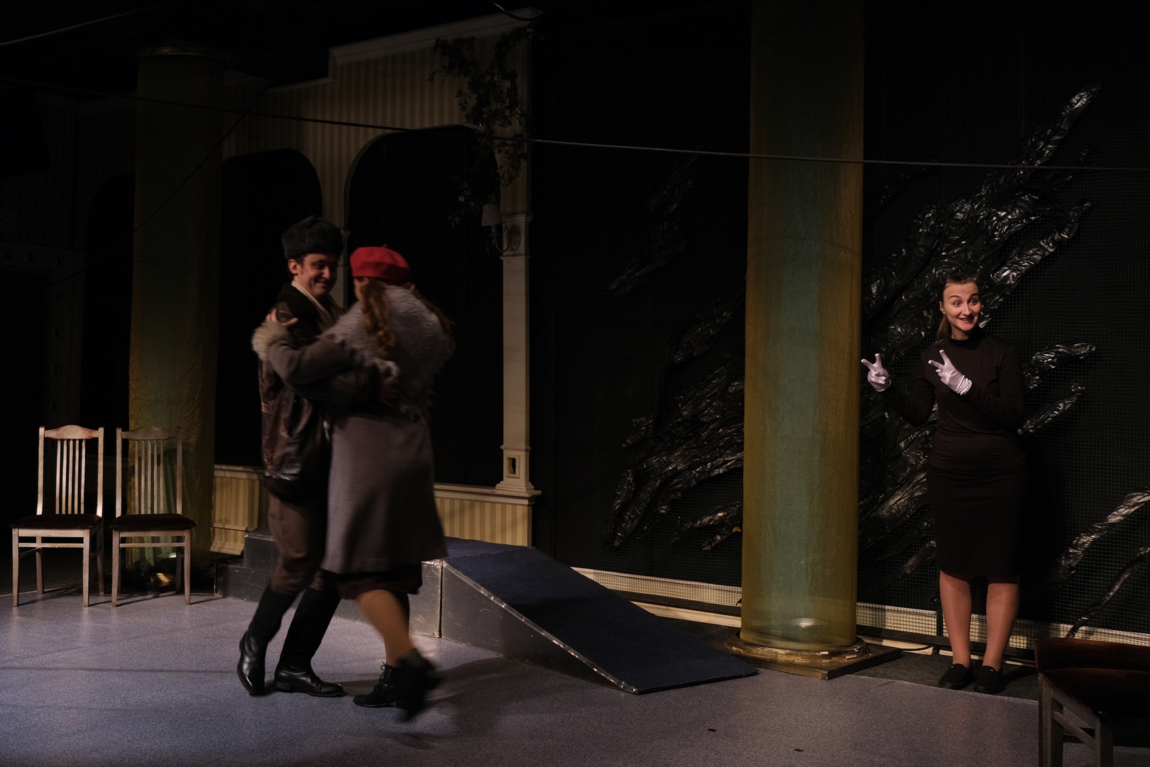 Спектакль с участием сурдопереводчика состоялся на Малой сцене Театра имени М. Горького!